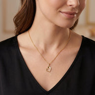 Pendant made of 585 red gold.