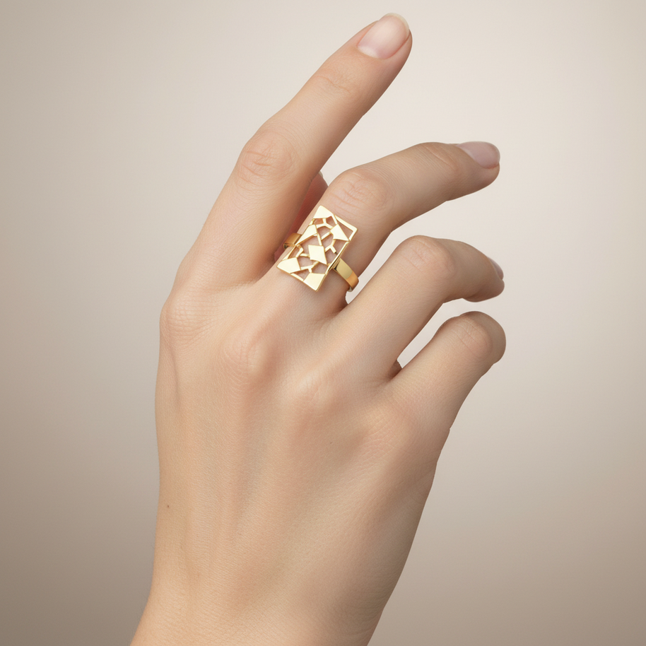 Ladies' gold ring