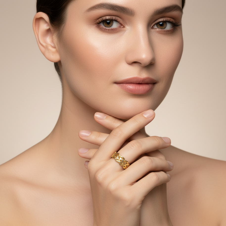 Ladies' gold ring