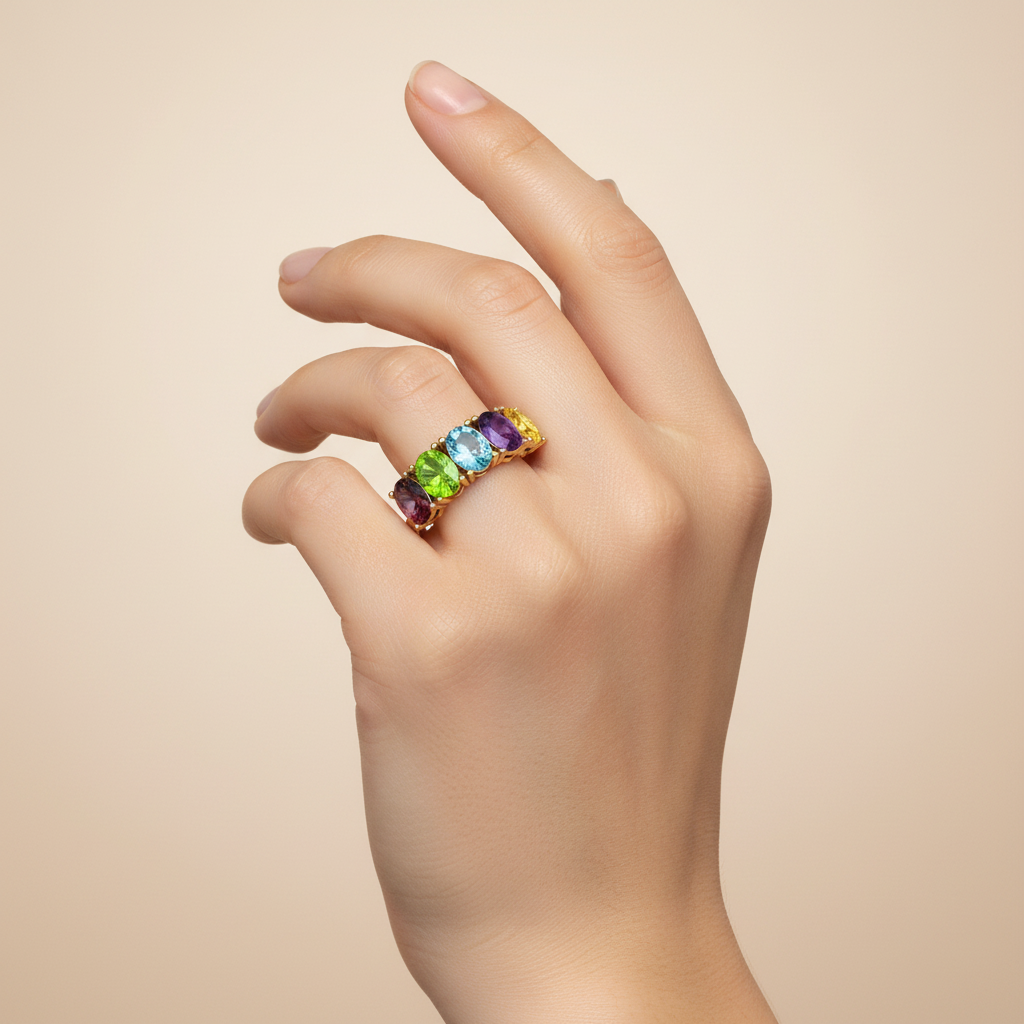 Ladies' ring with stones