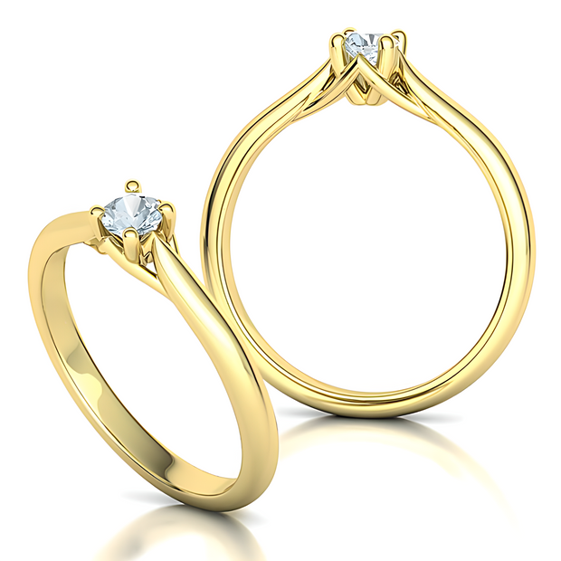 Ladies ring with diamond