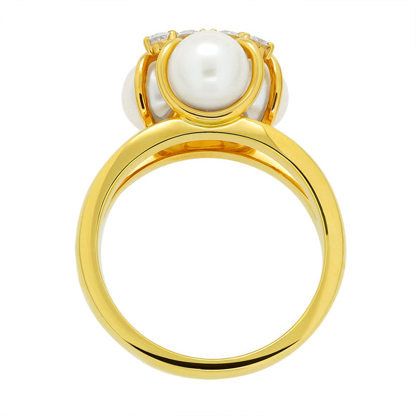 Ladies' ring with pearls
