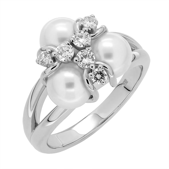 Ladies' ring with pearls