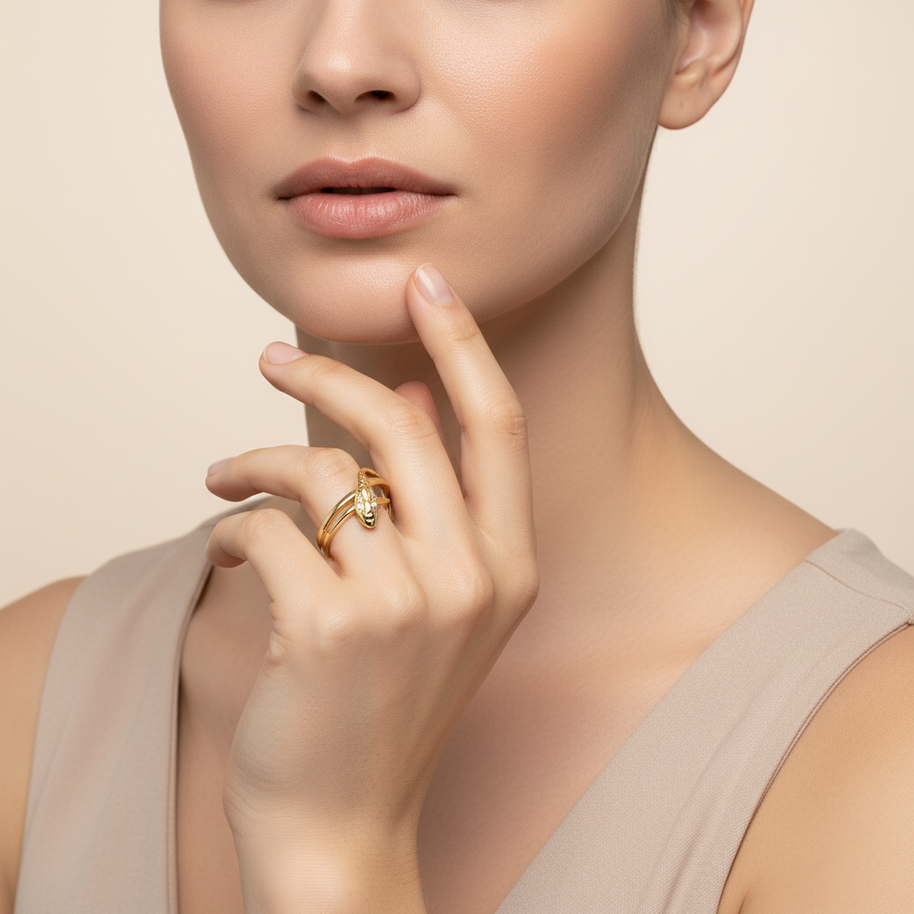 333 Yellow Gold Snake Ring with Brilliant-Cut Diamond