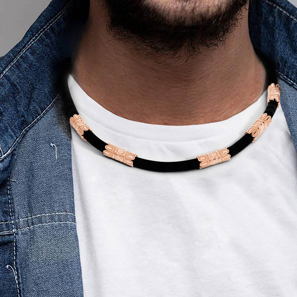 Kautschuk-Collier mit Goldelementen