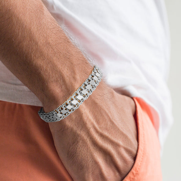 Bracelet  made of gold // handmade