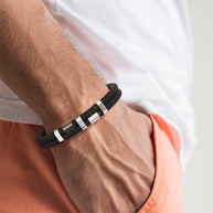 Lederarmband mit Goldelementen