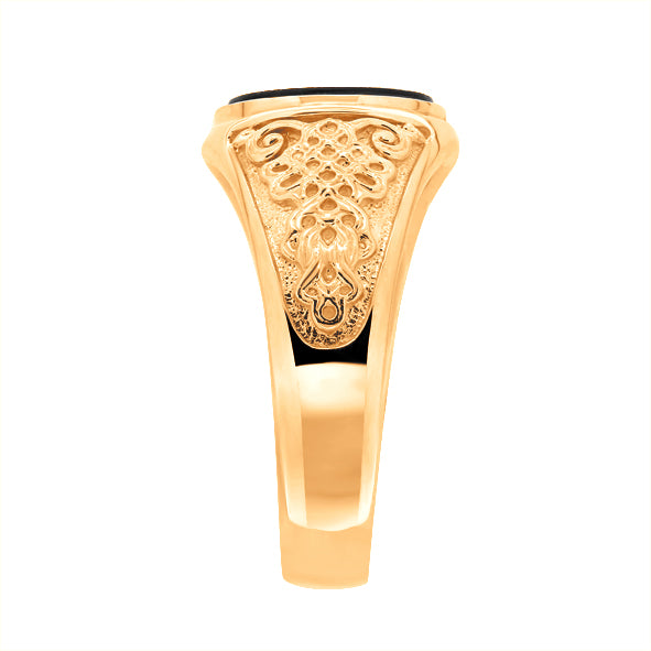 Men's gold ring with onyx 