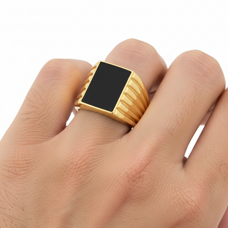 Men's gold ring with onyx