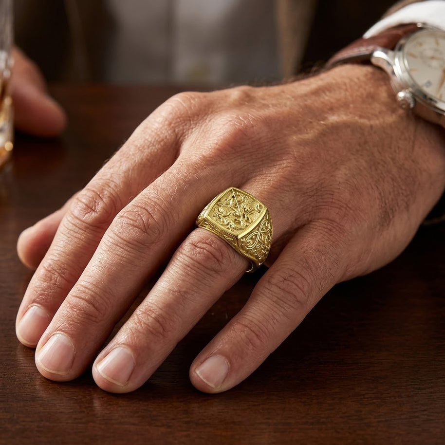 Herren Goldring / Siegelring – individuelle Anfertigung „Georg der Siegreiche“