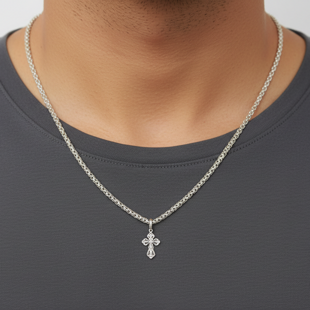 Orthodoxes Kreuz mit der Kreuzigung Christi