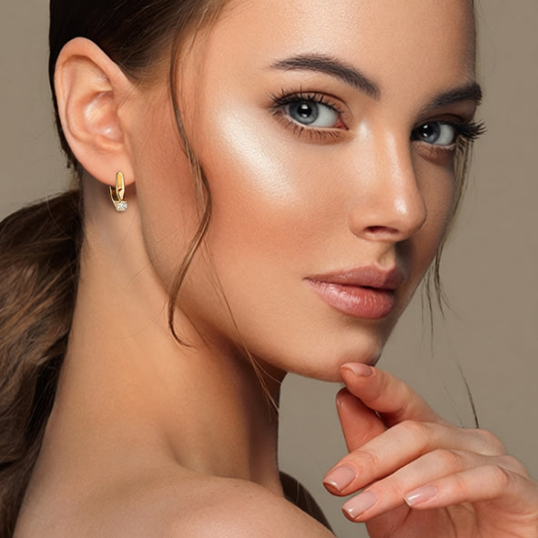 Earrings with diamonds
