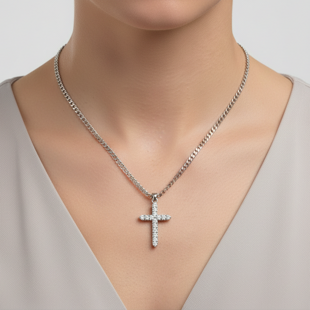 Подвеска в виде креста, серебро 925 пробы с кубическим цирконием. 
