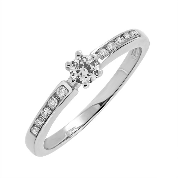 Silver ring with zirconia 18(57)