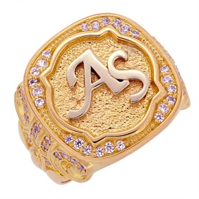 Men's ring in gold with initials