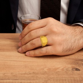 Men's ring made of gold