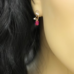 Ohrringe aus Rotgold mit Rubin